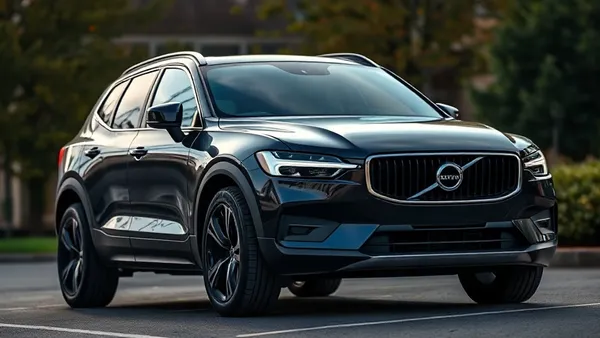 Volvo EX30 elétrico visto de frente em ambiente urbano
